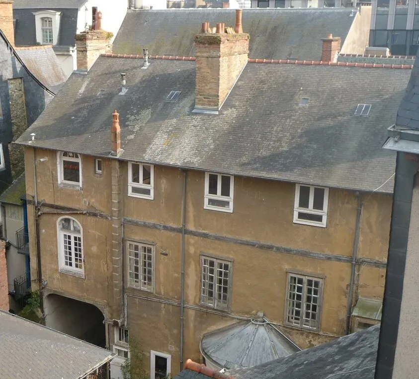 Rue Saint-Yves avant travaux.
